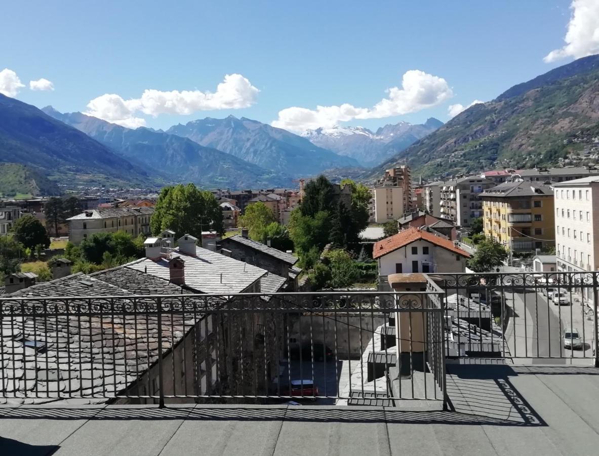 Mansarda Del Sole, Nel Cuore Di Aosta Eksteriør bilde
