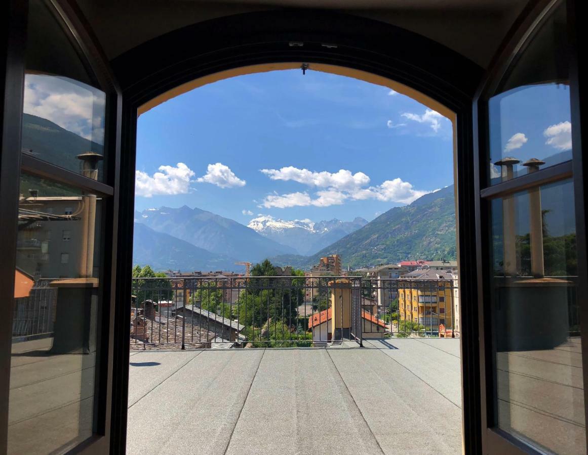 Mansarda Del Sole, Nel Cuore Di Aosta Eksteriør bilde