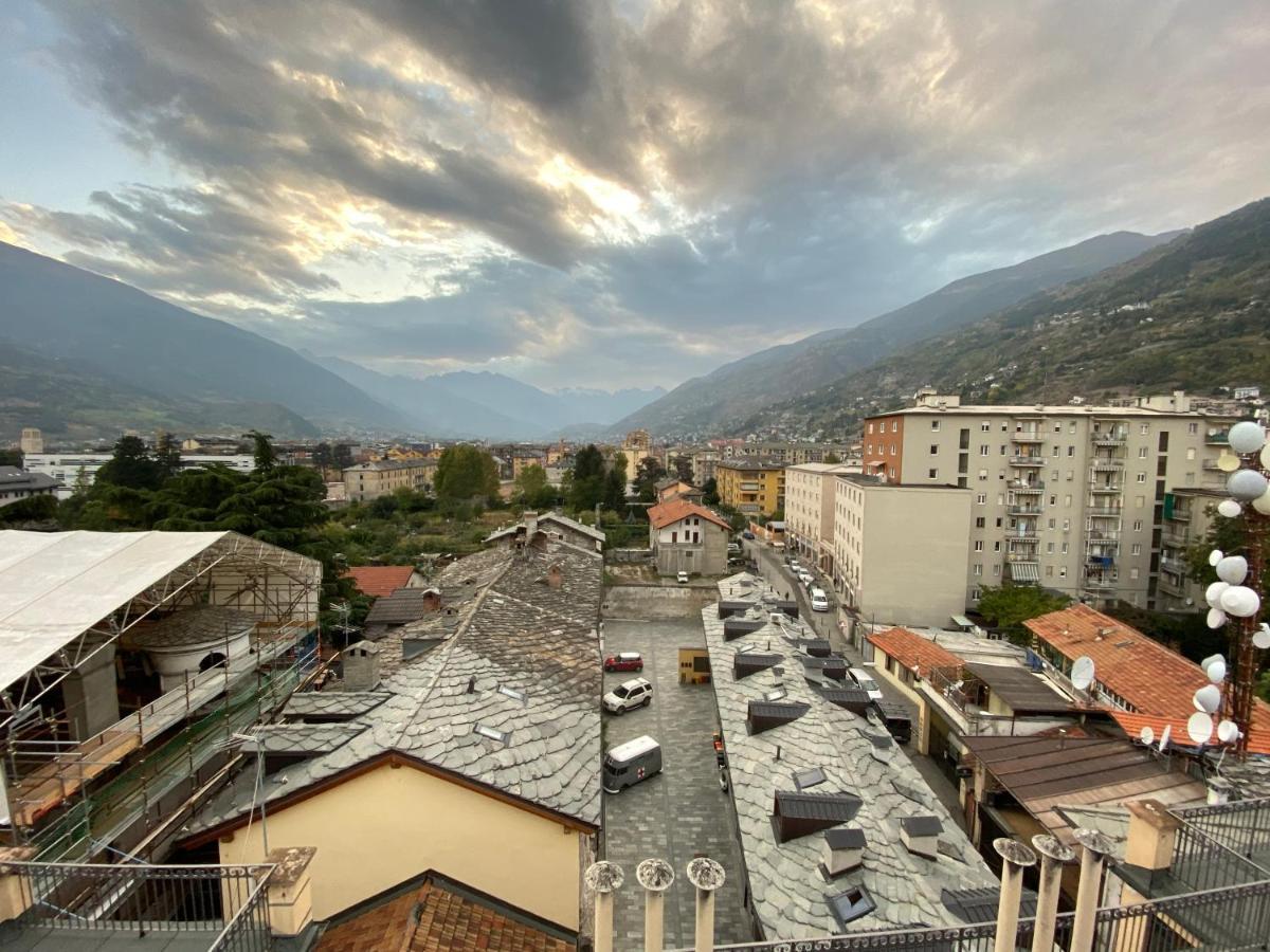 Mansarda Del Sole, Nel Cuore Di Aosta Eksteriør bilde